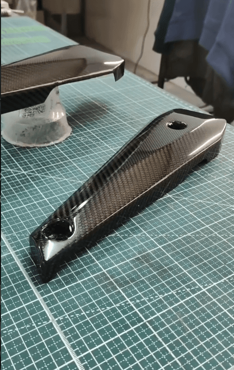 Carbon CIDE COVER for 2011 Yamaha FZ8N